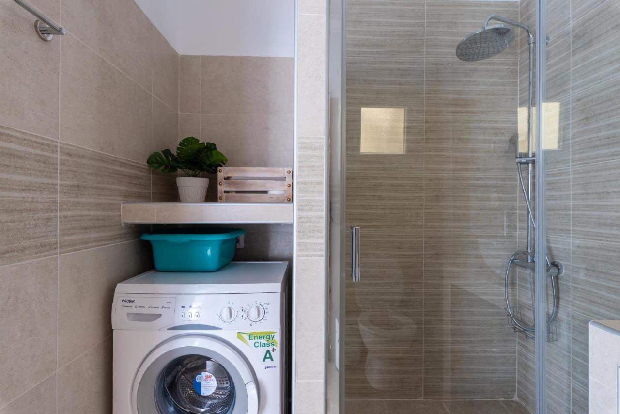 Chung cư 90 m² 2 phòng ngủ, 1 phòng tắm riêng ở Quận Vadaris-Dikastiria Thessaloníki Ngoại thất bức ảnh
